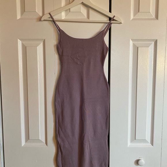 Dresses - Picture 5 of 5